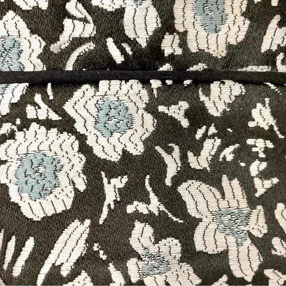 Ann Taylor LOFT Black, Blue, & Metallic Silver Floral Print Mini Skirt - Size 2 - Picture 5 of 9